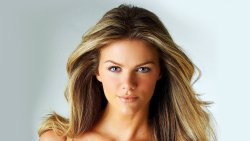 Brooklyn Decker Pretty Blonde Girl with Beautiful Face