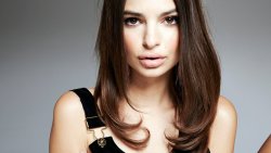 Emily Ratajkowski Beautiful Sexy Girl with Pretty Lips