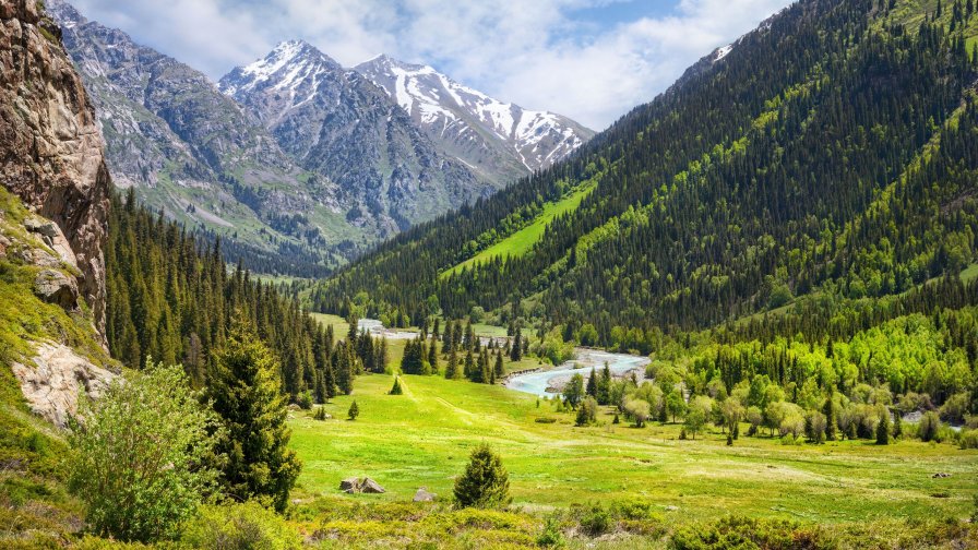 Green Mountain Valley and Hills