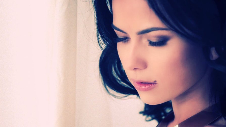 Inna is Romanian Singer