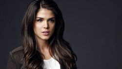 Marie Avgeropoulos Beautiful Girl with Cute Face