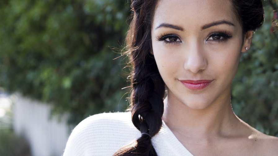 Pretty Brunette Young Girl Melanie Iglesias