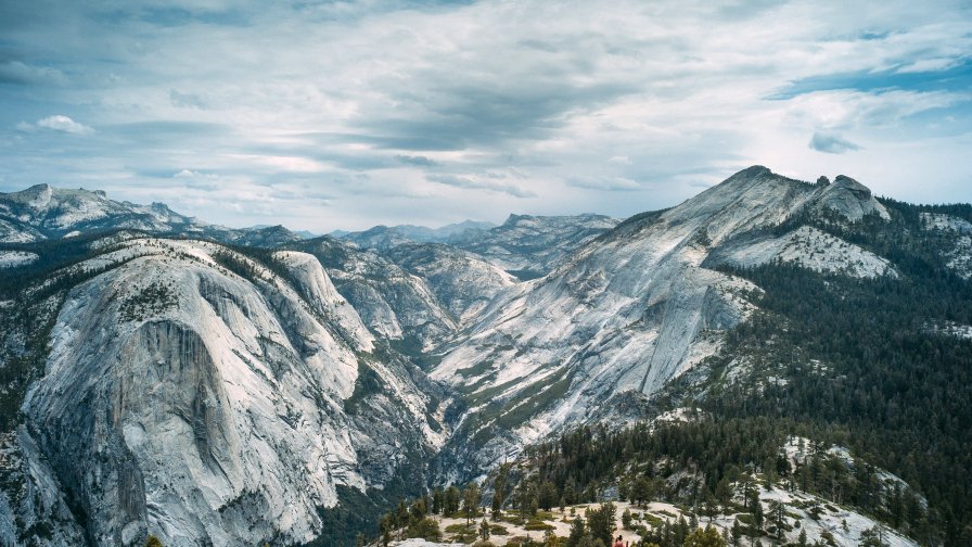 Snowcapped Mountains in Yosemite National Park California