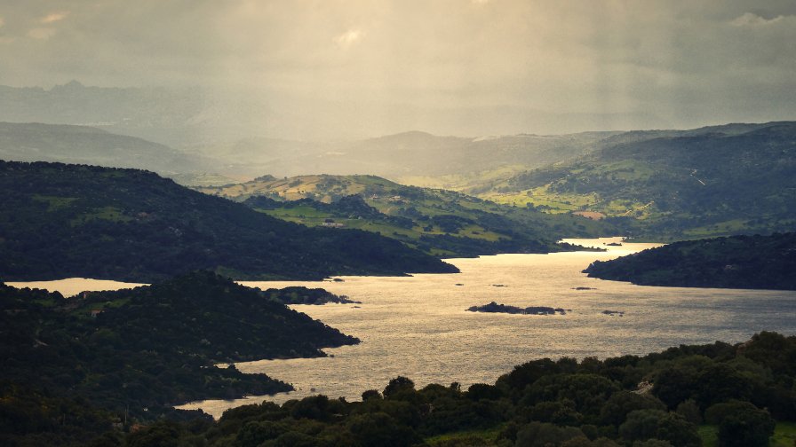 Sunrays Lake and Mountains