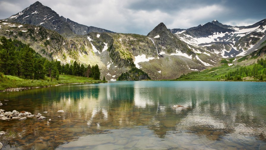 Wonderful Amazing Beautiful Lake and Mountains