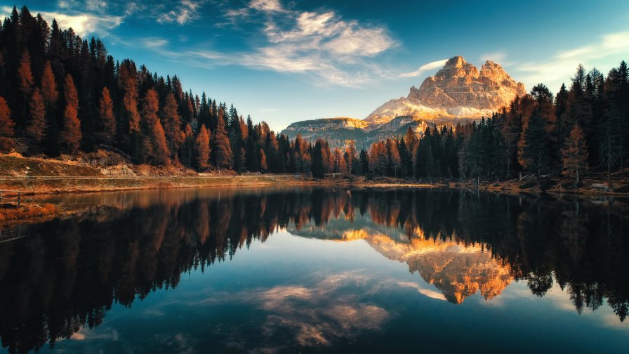 Lago Antorno Autumn Valley in Italy