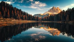 Lago Antorno Autumn Valley in Italy